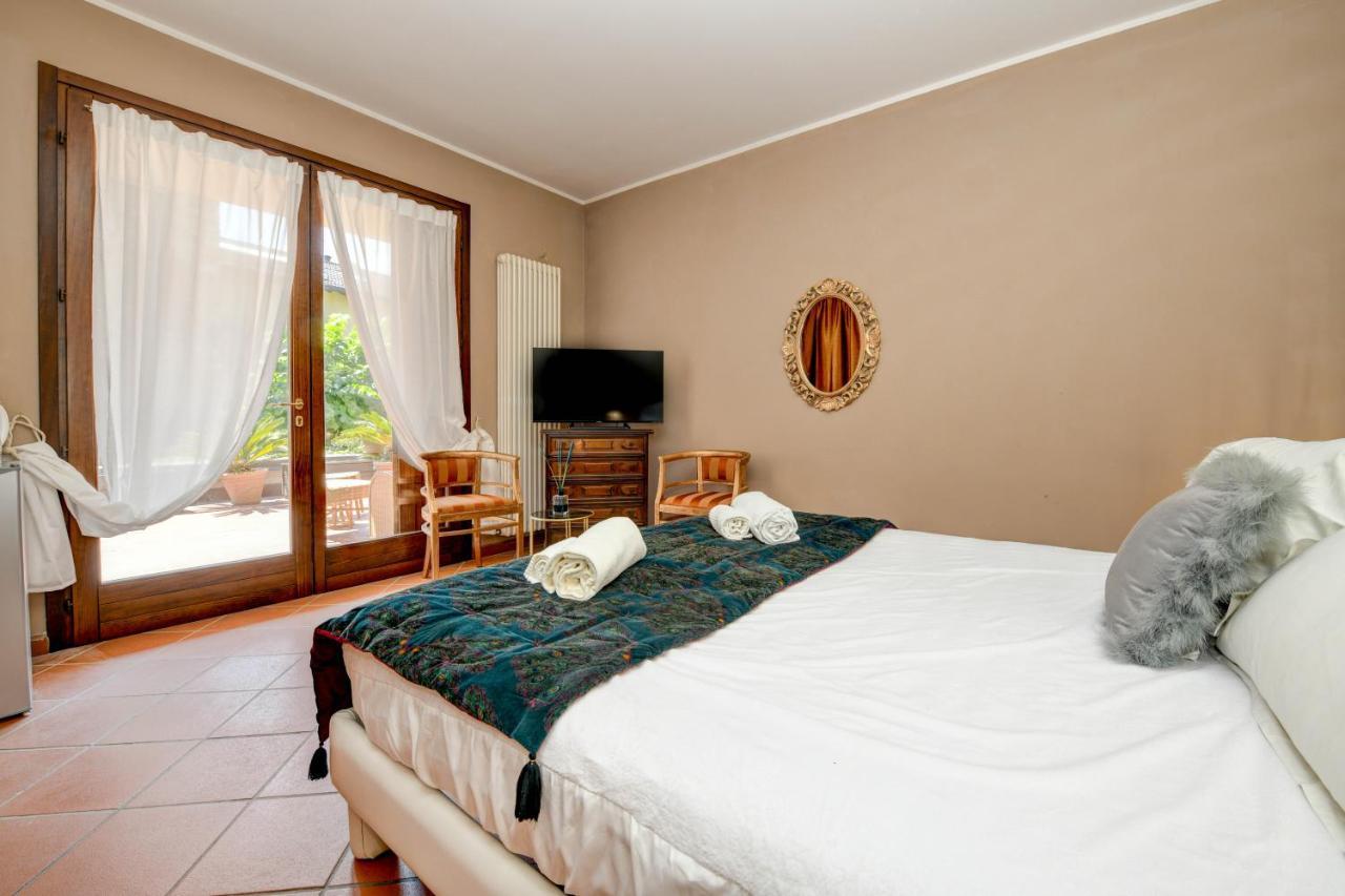 Prestige Rooms Sirmione Bagian luar foto